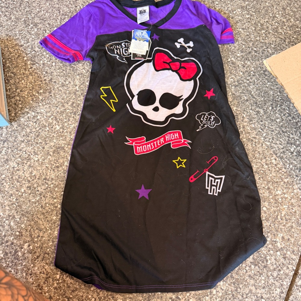 Monster High Girls Nightgown Black Purple Skullette Sleep Shirt L 10/12 NWT